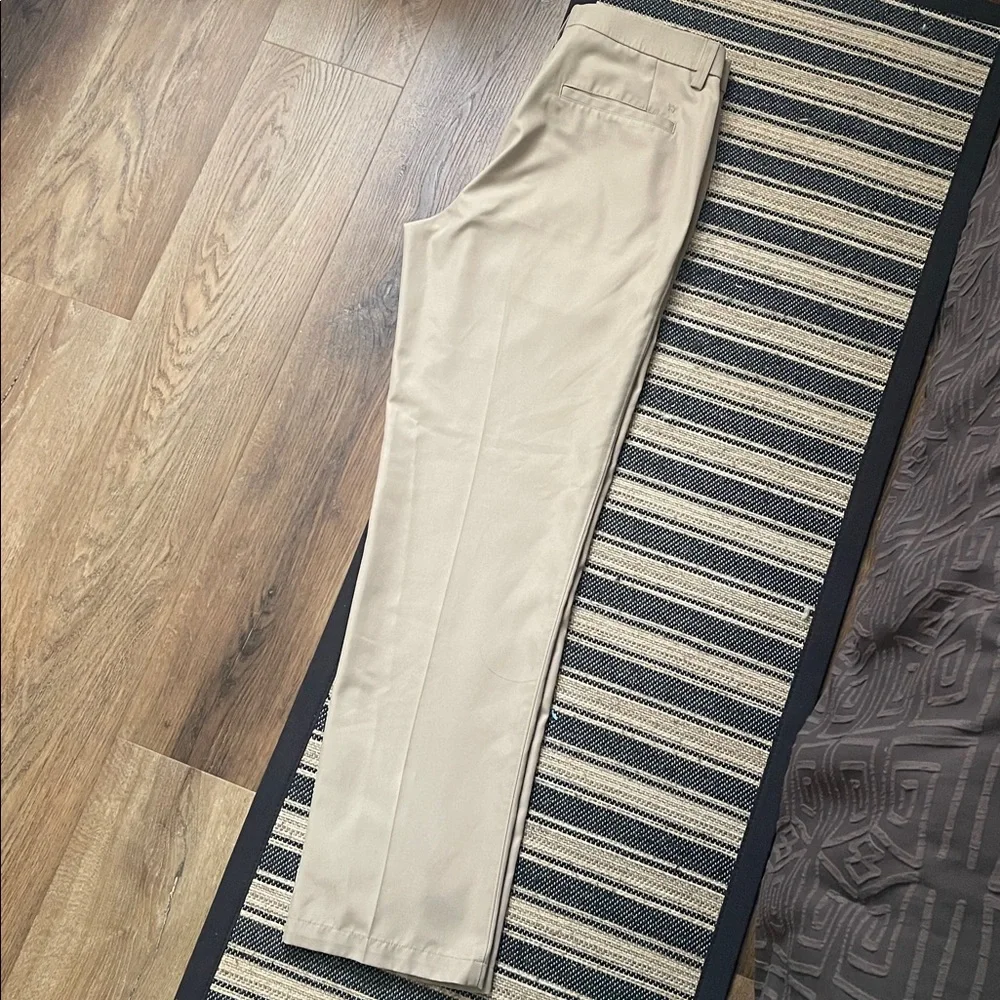 Haggar Men's Light Tan Straight Fit Pants flat front 32x32